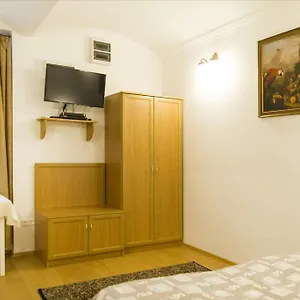 Authentic Grand Boulevard Apartment Budapest